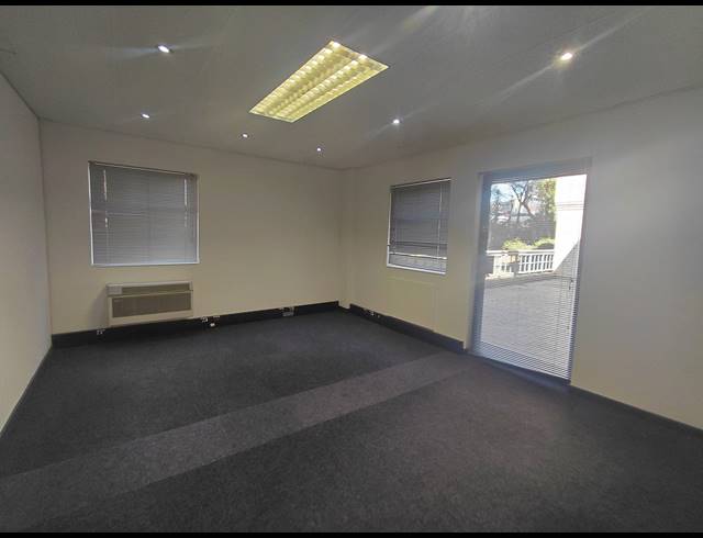 360M² OFFICE TO LET IN BRYANSTON